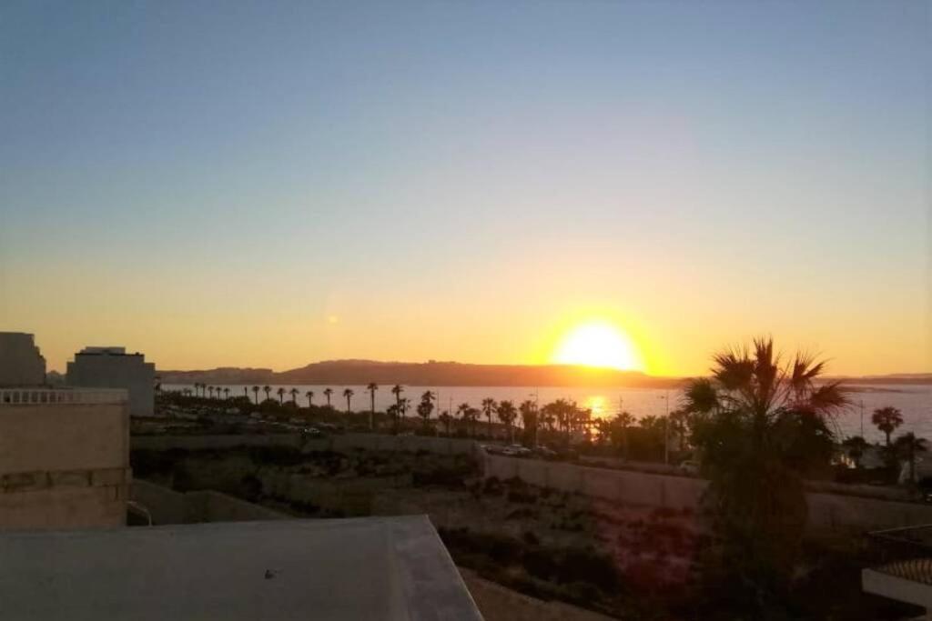 Sunshine Holiday Apartment 5 With Spectacular Seaviews Сейнт Полс Бей Екстериор снимка
