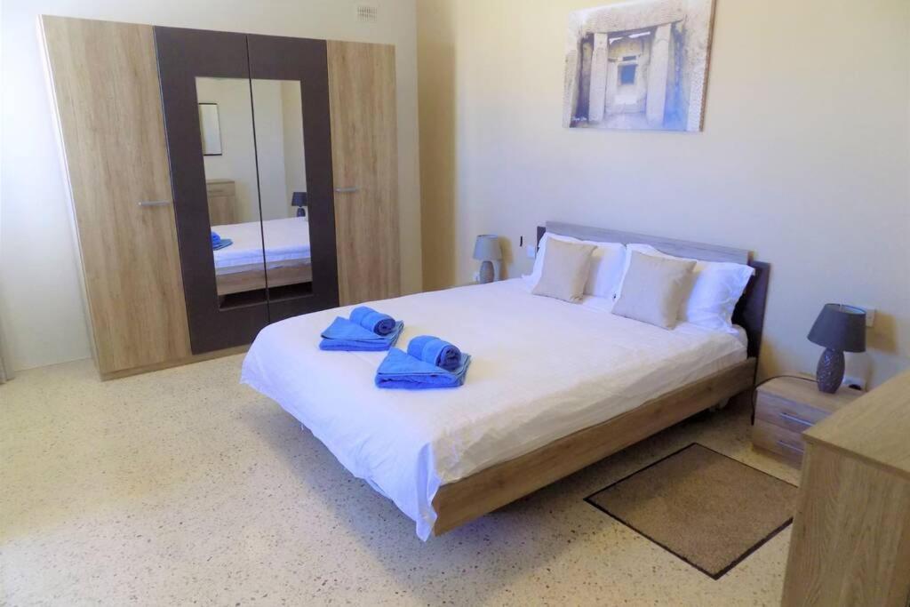 Sunshine Holiday Apartment 5 With Spectacular Seaviews Сейнт Полс Бей Екстериор снимка