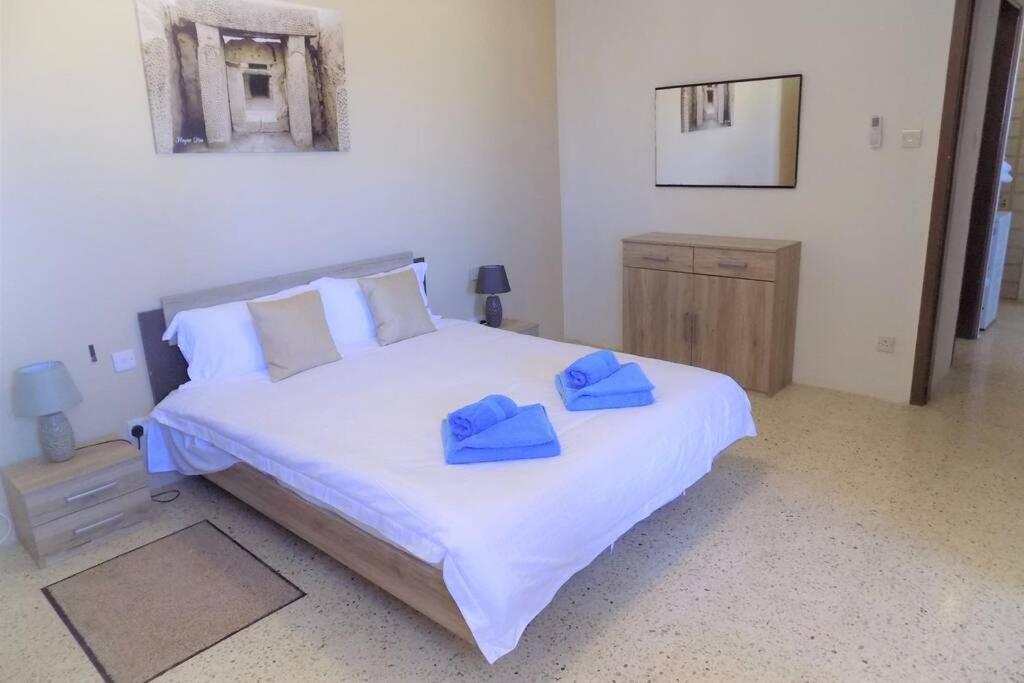 Sunshine Holiday Apartment 5 With Spectacular Seaviews Сейнт Полс Бей Екстериор снимка