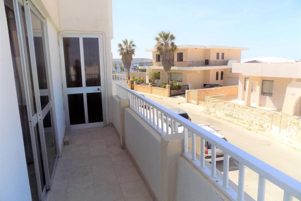 Sunshine Holiday Apartment 5 With Spectacular Seaviews Сейнт Полс Бей Екстериор снимка